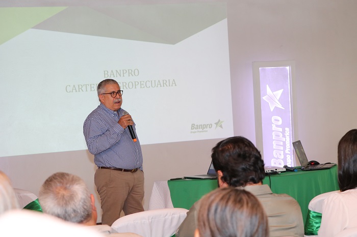 Banpro junto a productores del norte
