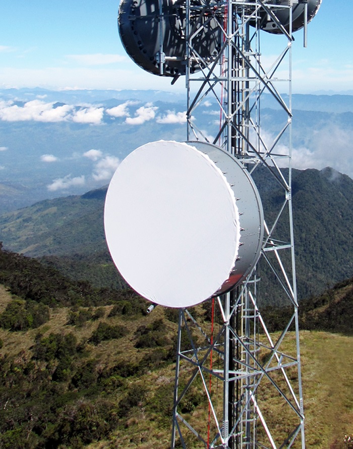 CommScope anuncia la nueva antena bipolarizada de doble banda (6/11 GHz) HX6-611-6WH/B