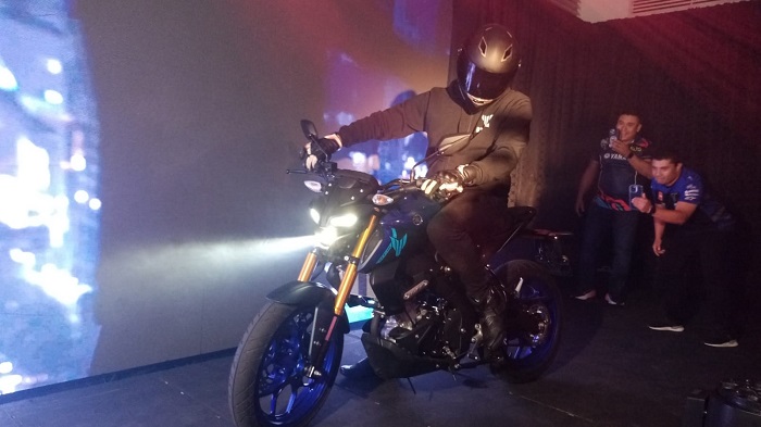 Conquista con la Yamaha MT-15 y activá tu lado oscuro