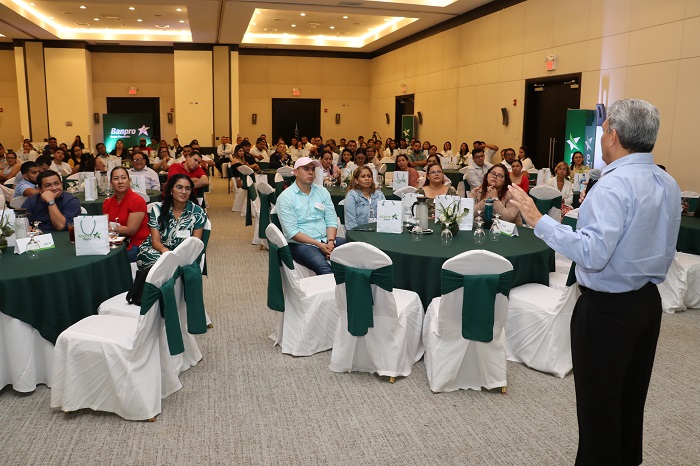Reconocimiento a los agentes bancarios