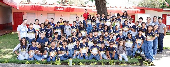 Visita educativa del Colegio Lincoln, a Claro Nicaragua