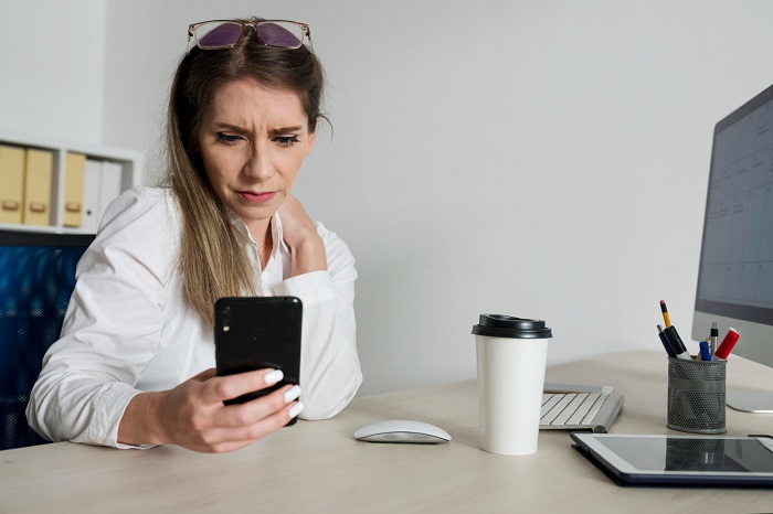 Alerta de estafa: Falsa oferta de empleo de YouTube circula en WhatsApp