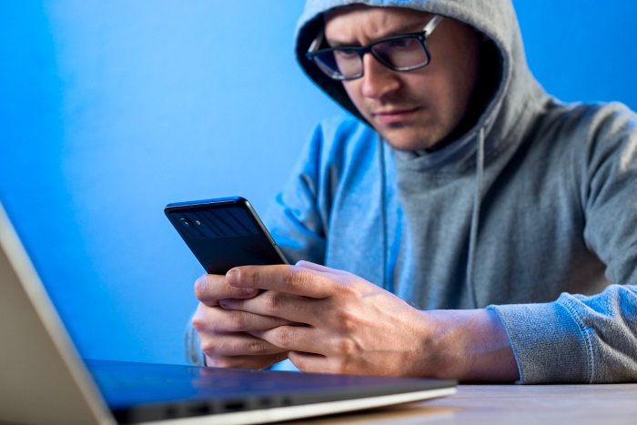 ¿Cómo saber si alguien está espiando tu teléfono celular?