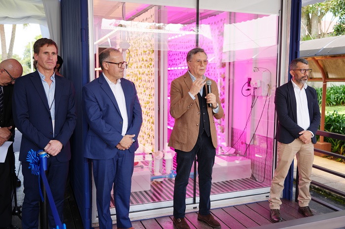 Bayer, Farmtastica y el IICA inauguran en Costa Rica granja vertical que combina tecnologías digitales y agricultura urbana para la producción sostenible de alimentos