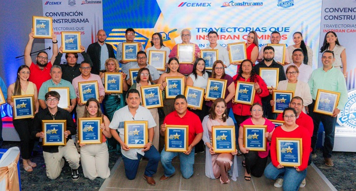 Cemex reconoce la trayectoria de sus aliados ferreteros durante la Convención Construrama 2025