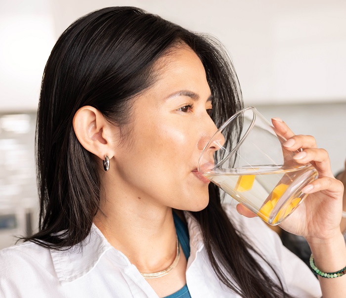 Altas temperaturas aumentan el riesgo de deshidratación: cómo prevenirla